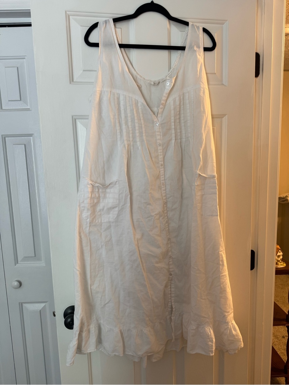 Women’s White Cotton Button-Front Nightgown